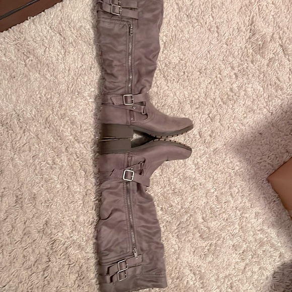 KOHL’S gray faux suede knee high boots, w/ full length zipper to get in, size 8 - Picture 7 of 7